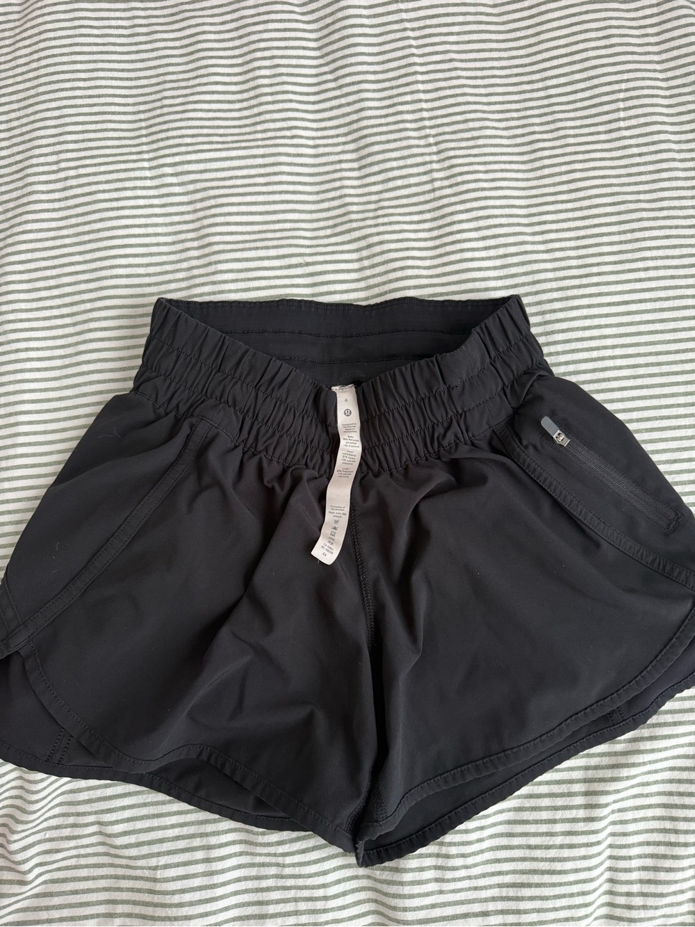 Lululemon tracker shorts